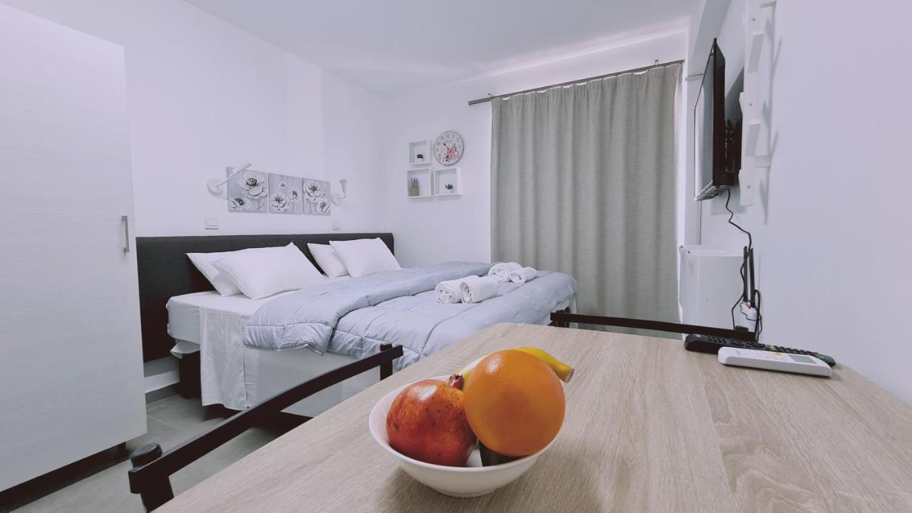 Stay Napa Living Studios アヤナパ エクステリア 写真