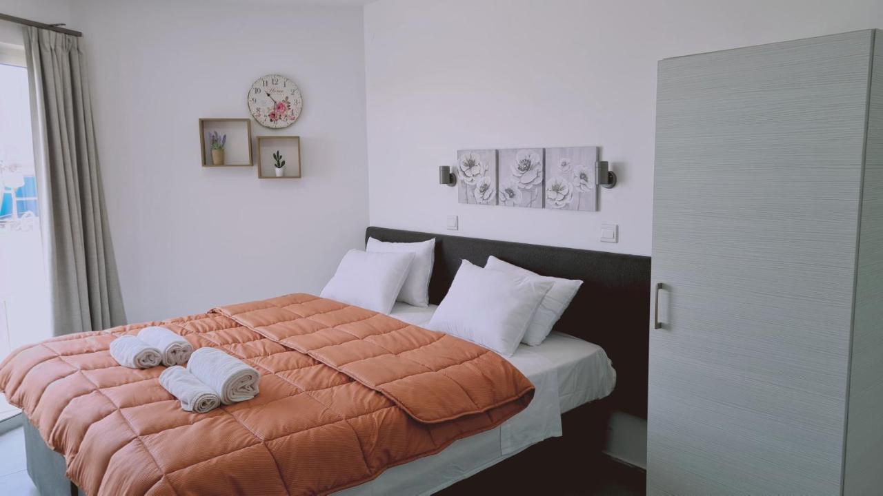 Stay Napa Living Studios アヤナパ エクステリア 写真