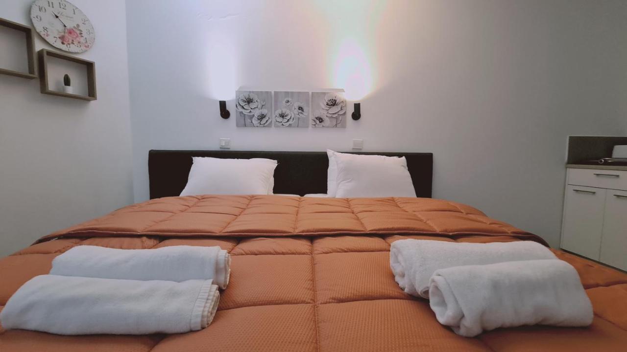 Stay Napa Living Studios アヤナパ エクステリア 写真