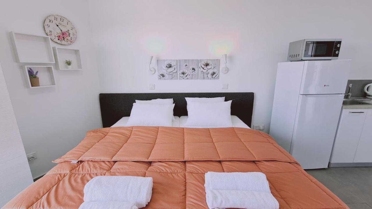 Stay Napa Living Studios アヤナパ エクステリア 写真