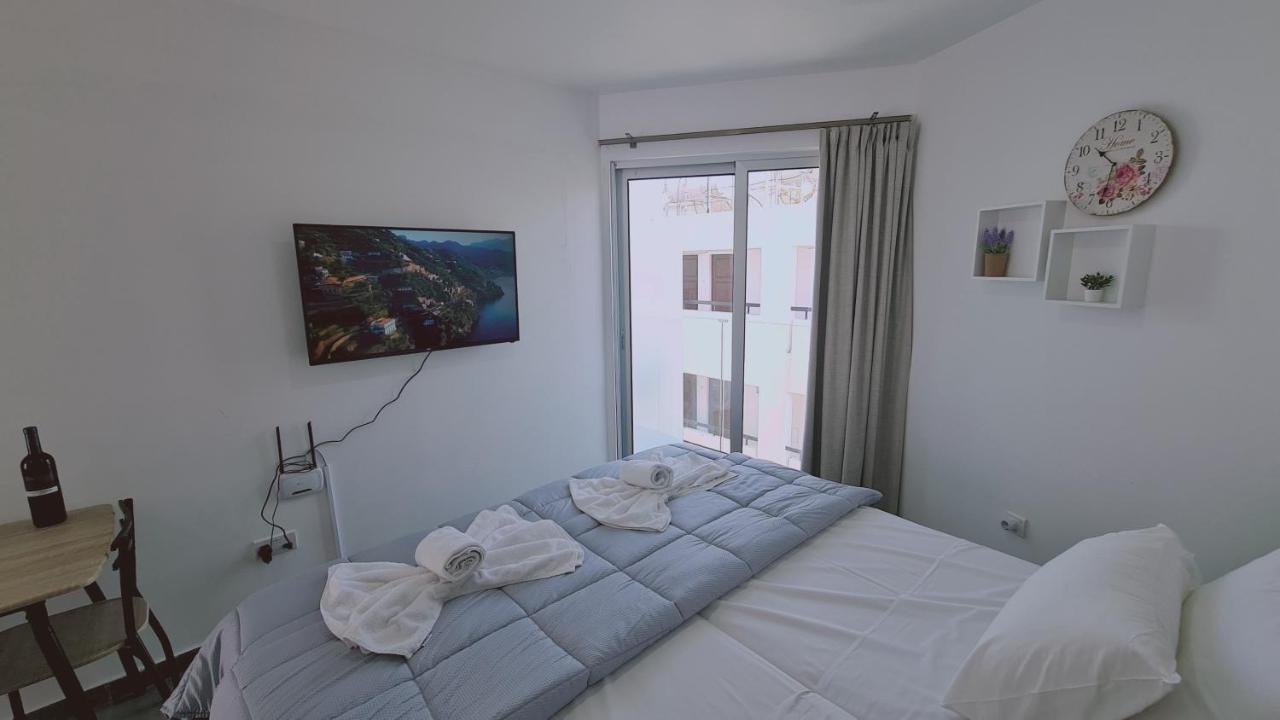 Stay Napa Living Studios アヤナパ エクステリア 写真