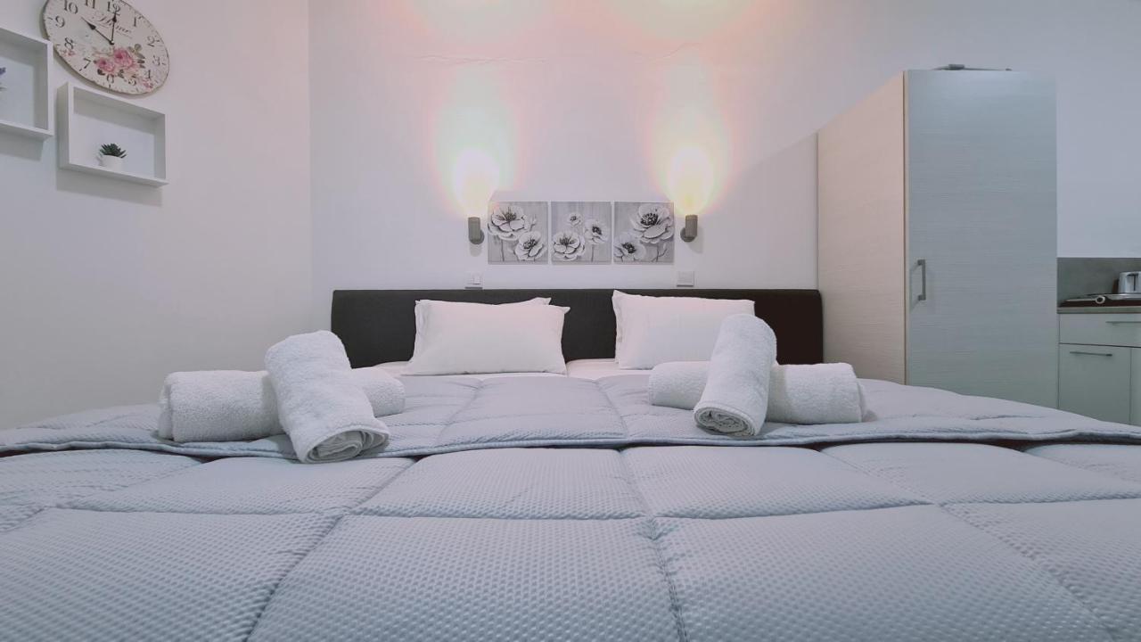 Stay Napa Living Studios アヤナパ エクステリア 写真
