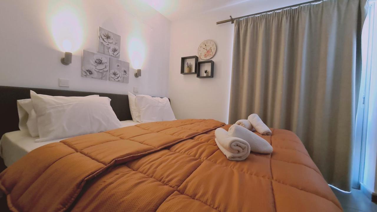 Stay Napa Living Studios アヤナパ エクステリア 写真